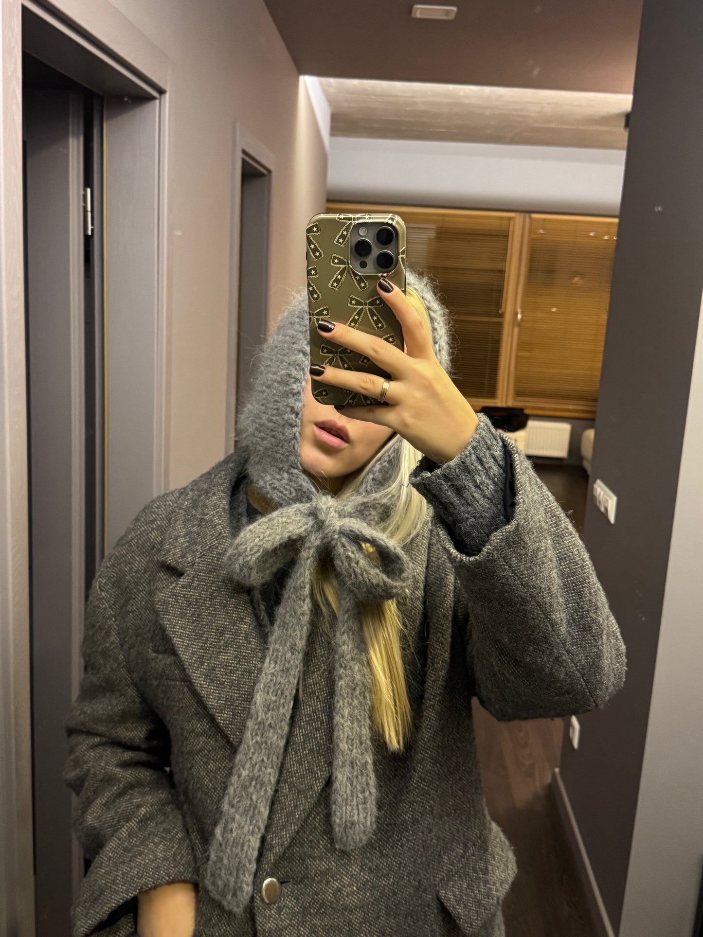 Bow Tie Bonnet