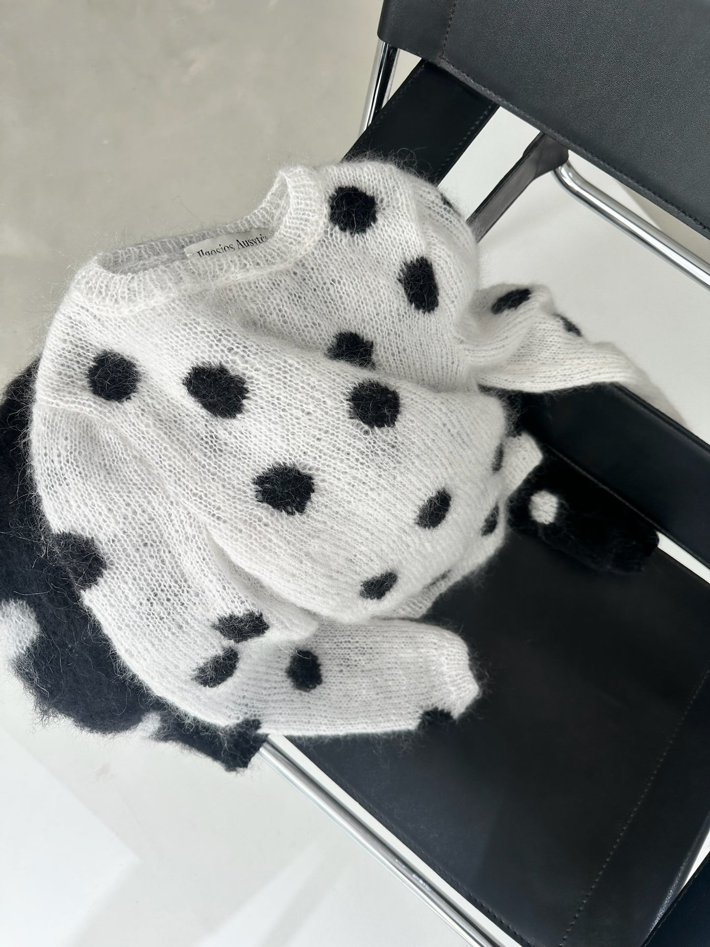 Polka dots white sweater