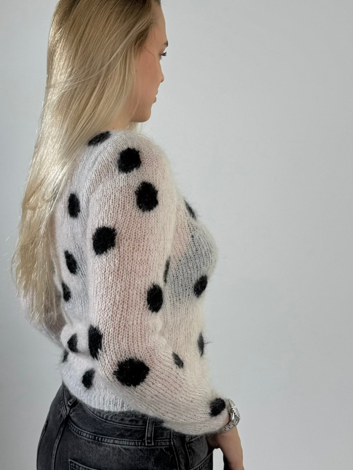 Polka dots white sweater