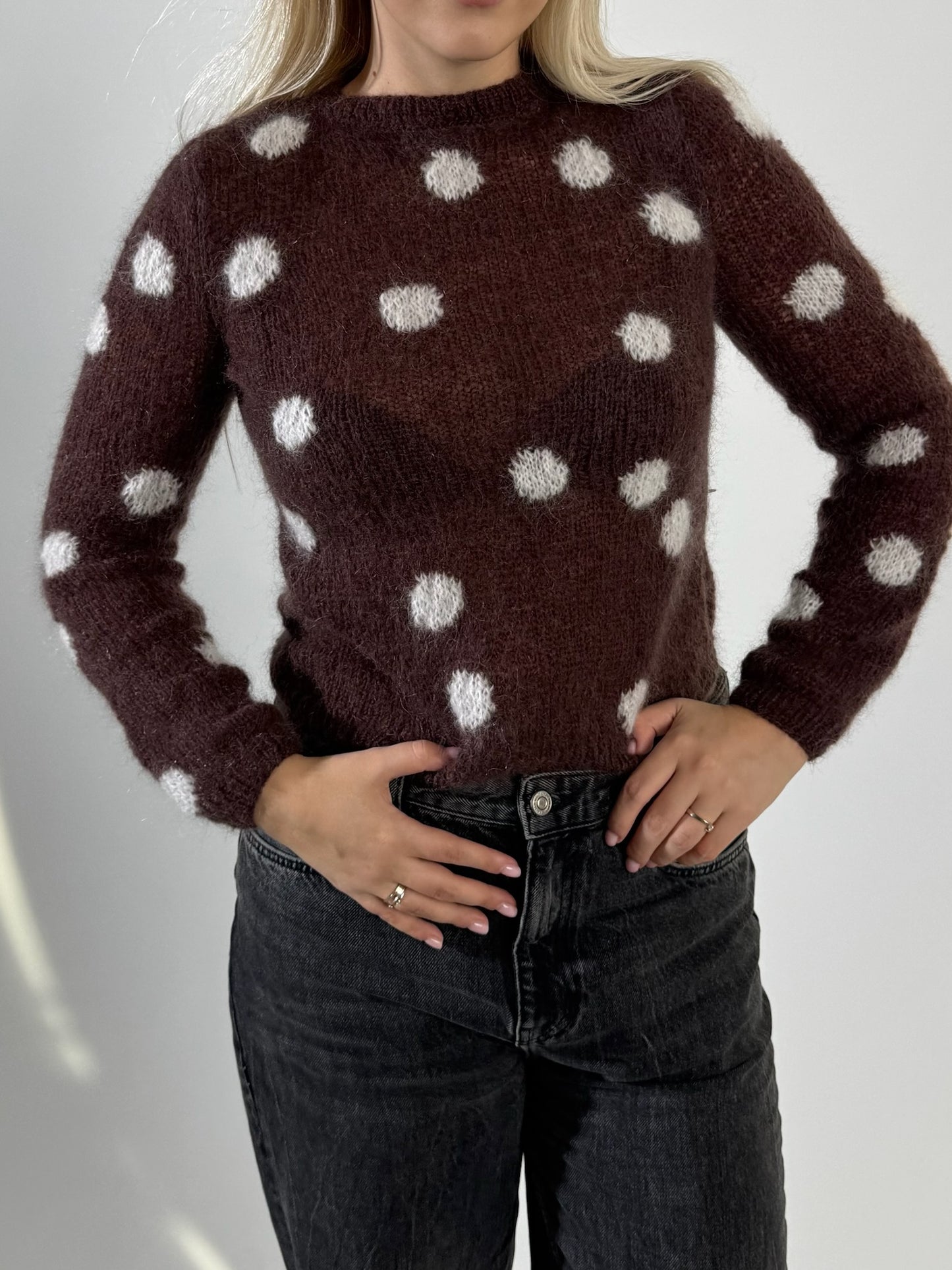 Polka dots brown sweater