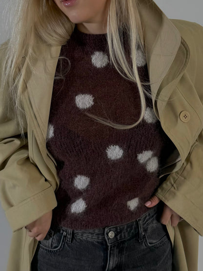 Polka dots brown sweater