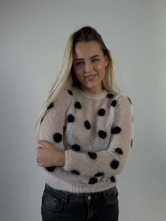 Polka dots white sweater